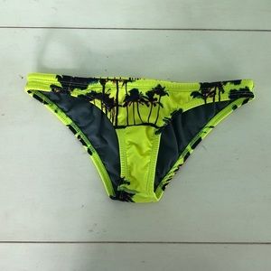 Jolyn Europe Bottoms — Neon Trees